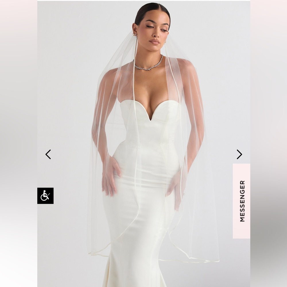 House of CB - NWT Simone Bridal Veil